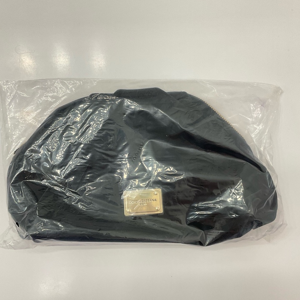 NIP Dolce & Gabbana Black Velvet Cosmetic Pouch - Picture 7 of 7